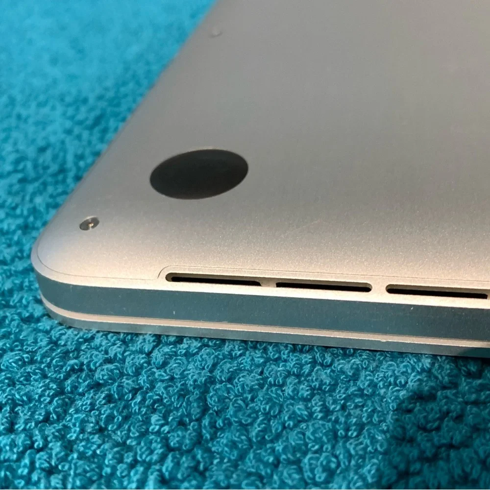 MacBook Pro 13 with Accessories